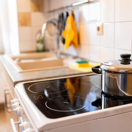 Modernes 2-Zimmer-Apartment Mit Balkon Und Netflix イェーナ エクステリア 写真