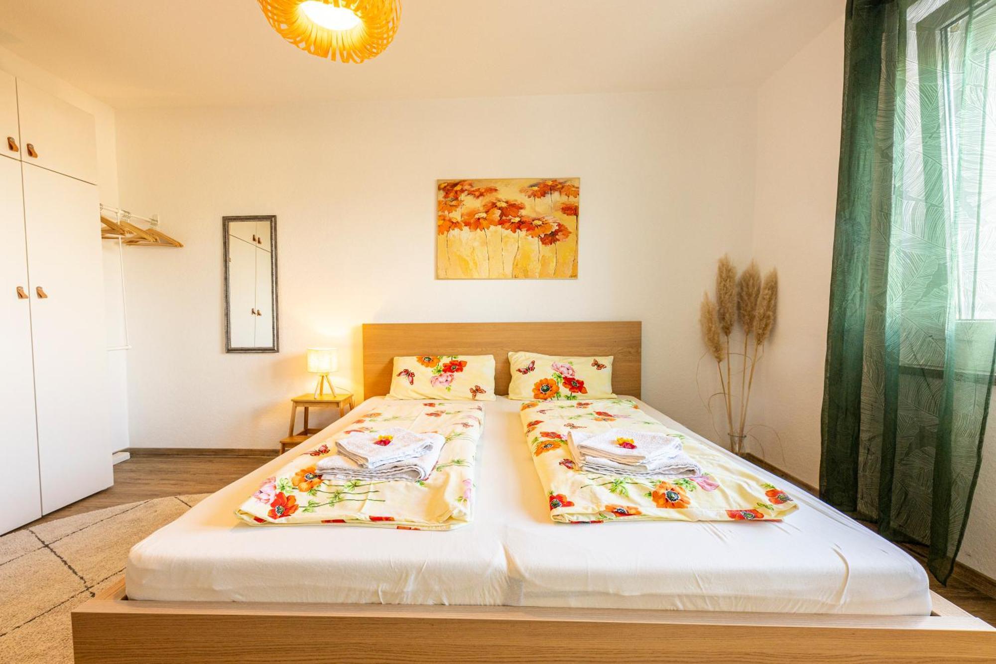 Modernes 2-Zimmer-Apartment Mit Balkon Und Netflix イェーナ エクステリア 写真