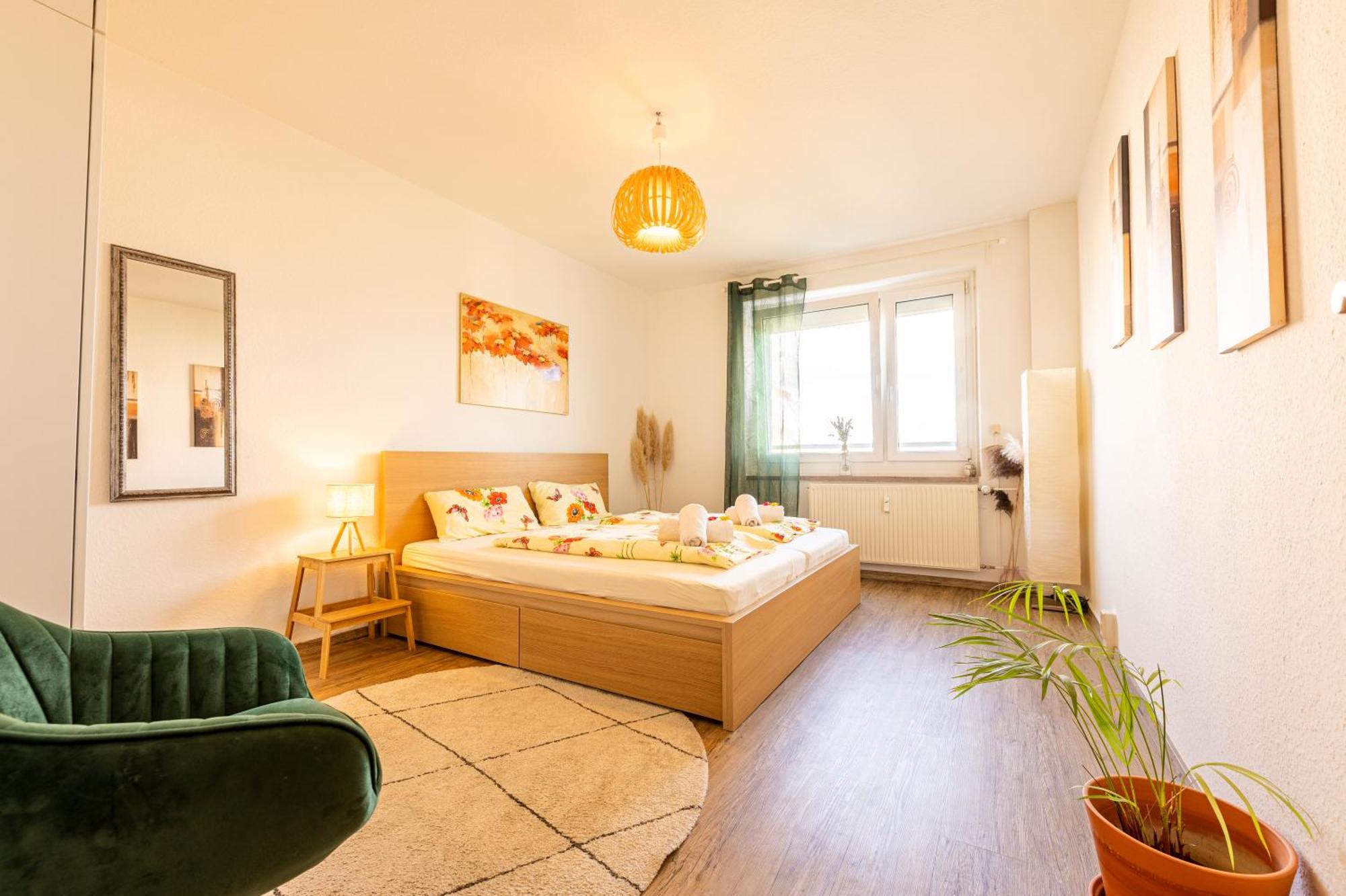 Modernes 2-Zimmer-Apartment Mit Balkon Und Netflix イェーナ エクステリア 写真