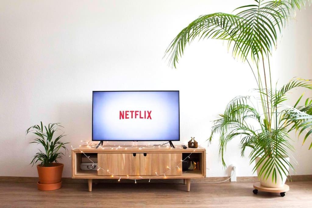 Modernes 2-Zimmer-Apartment Mit Balkon Und Netflix イェーナ エクステリア 写真