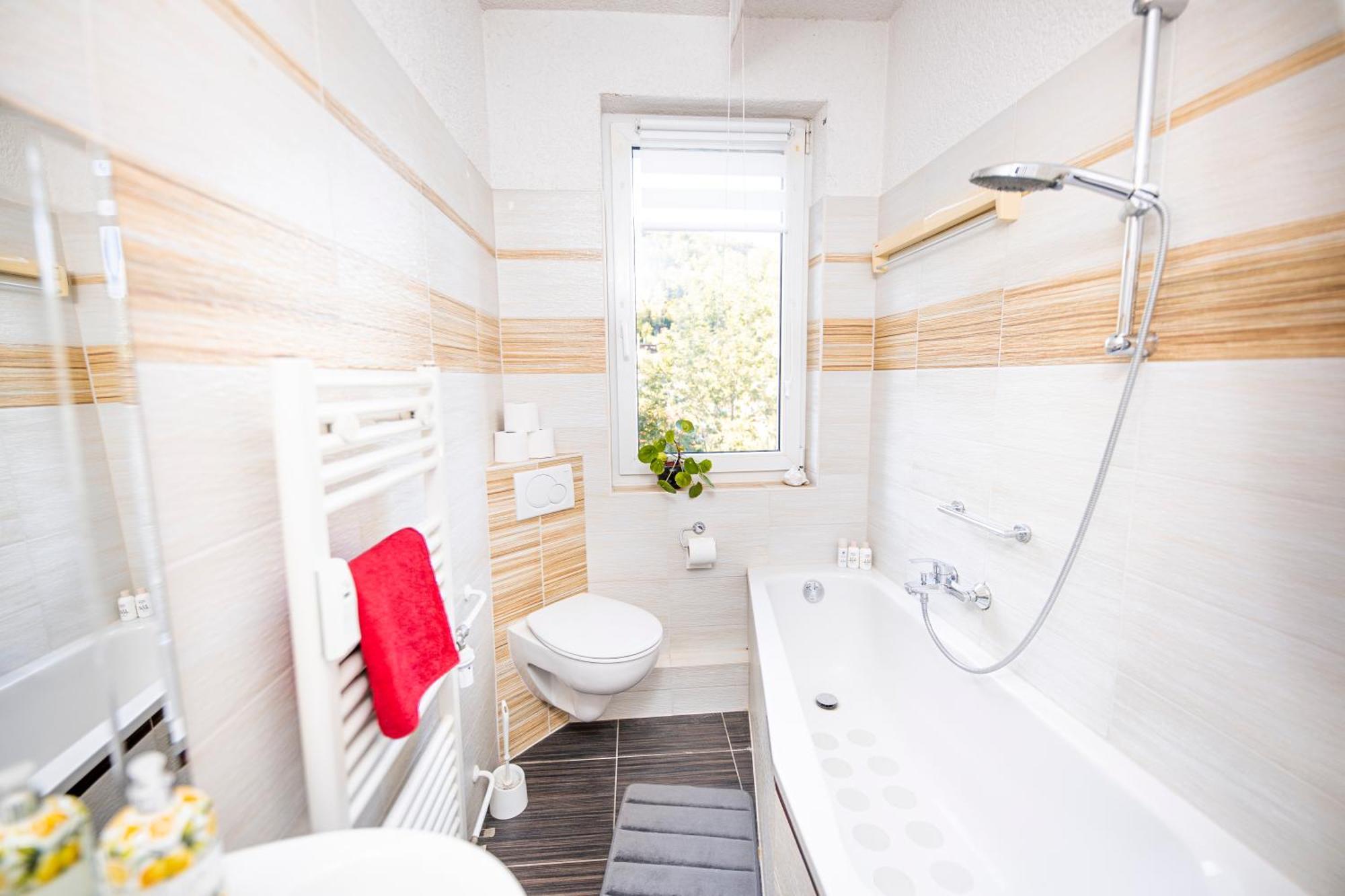 Modernes 2-Zimmer-Apartment Mit Balkon Und Netflix イェーナ エクステリア 写真